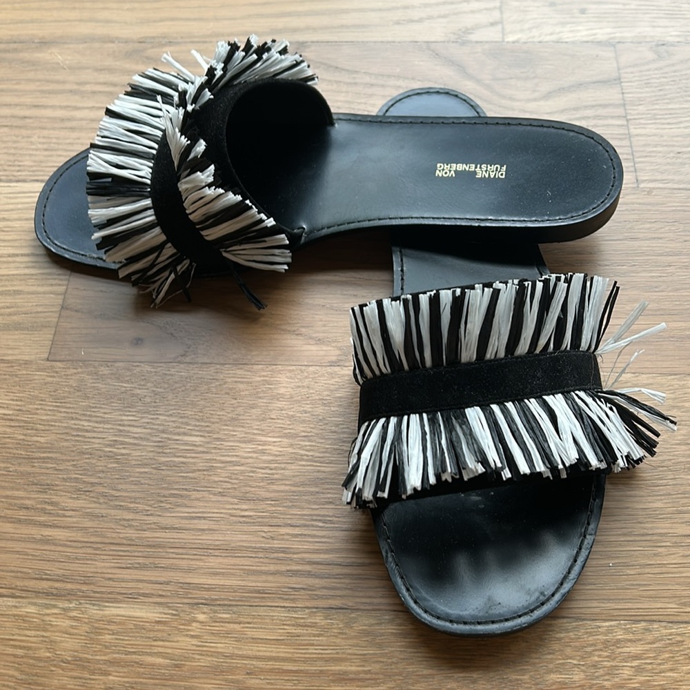 Diane Von Furstenberg DVF raffia sandal slides size 9.5 or 39.5